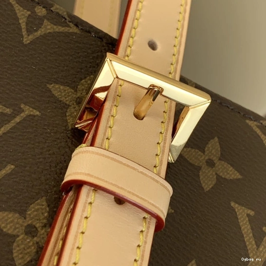 LOUIS VUITTON Mezzo 0711